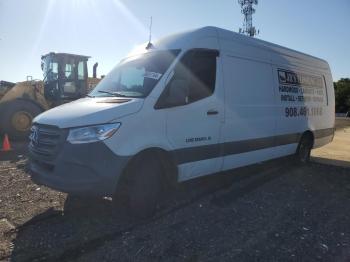  Salvage Mercedes-Benz Sprinter