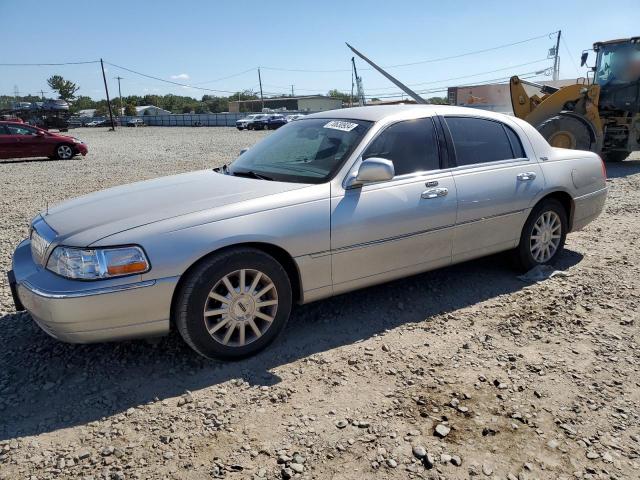  Salvage Lincoln Towncar