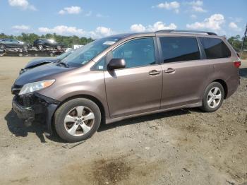  Salvage Toyota Sienna