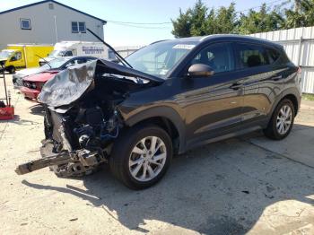  Salvage Hyundai TUCSON