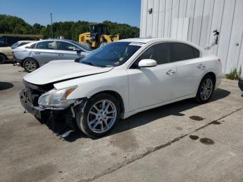  Salvage Nissan Maxima