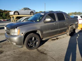  Salvage Chevrolet Avalanche