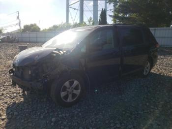  Salvage Toyota Sienna