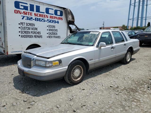  Salvage Lincoln Towncar