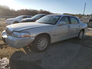  Salvage Lincoln Towncar