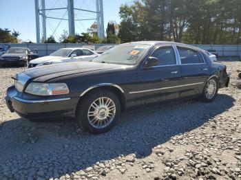  Salvage Lincoln Towncar