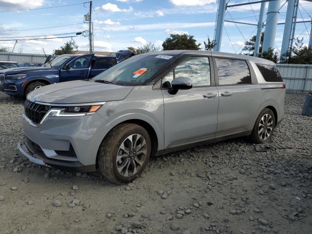  Salvage Kia Carnival