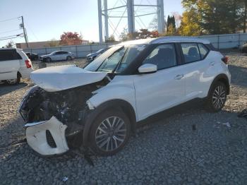  Salvage Nissan Kicks