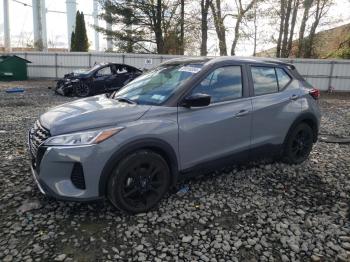  Salvage Nissan Kicks