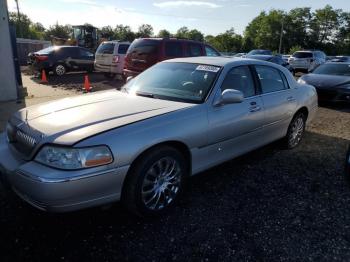  Salvage Lincoln Towncar