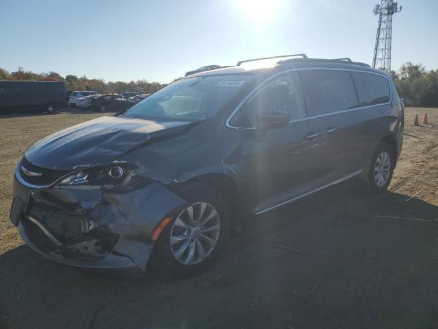  Salvage Chrysler Pacifica