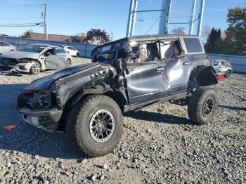  Salvage Ford Bronco