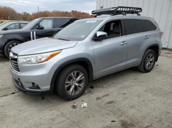  Salvage Toyota Highlander