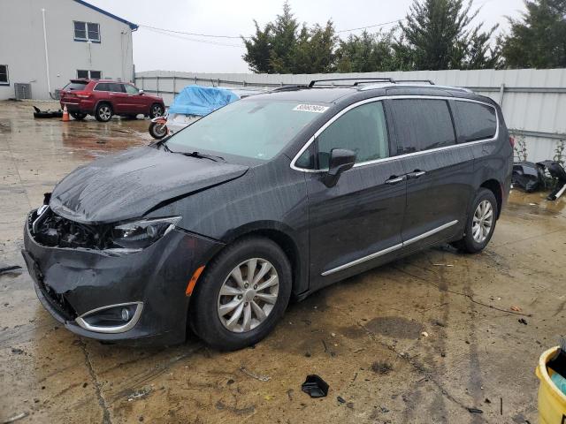  Salvage Chrysler Pacifica