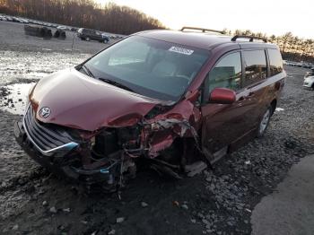  Salvage Toyota Sienna