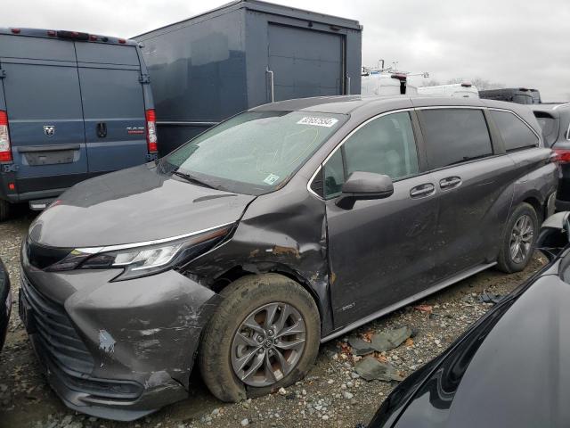  Salvage Toyota Sienna