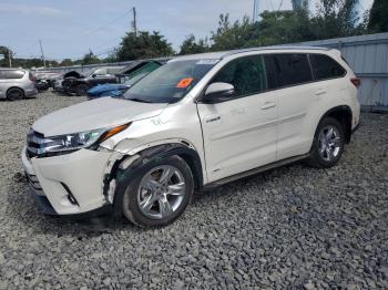  Salvage Toyota Highlander