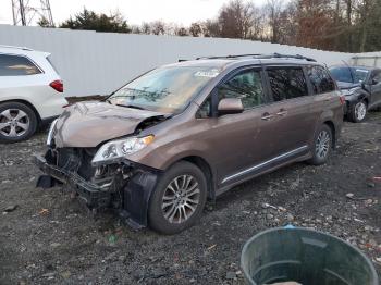  Salvage Toyota Sienna