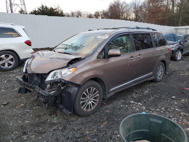  Salvage Toyota Sienna