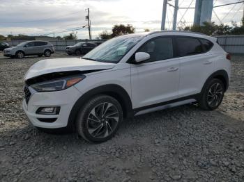  Salvage Hyundai TUCSON