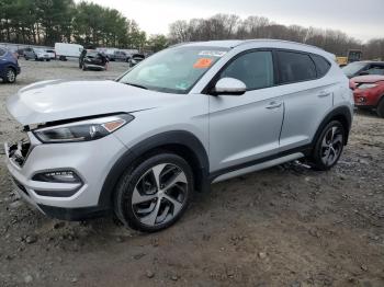  Salvage Hyundai TUCSON