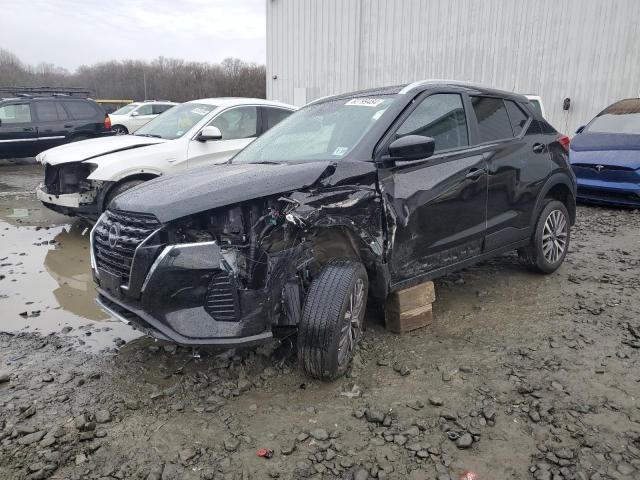  Salvage Nissan Kicks