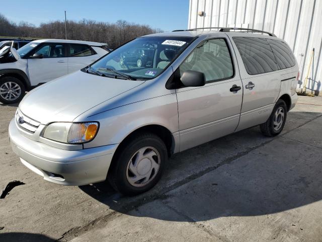  Salvage Toyota Sienna