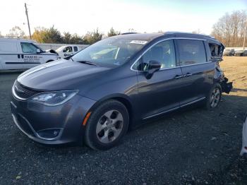  Salvage Chrysler Pacifica