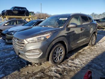  Salvage Hyundai TUCSON