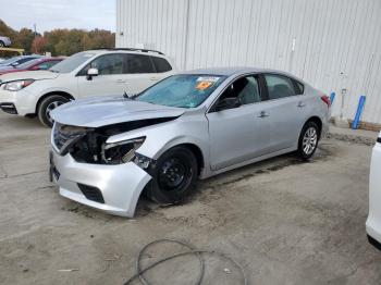  Salvage Nissan Altima