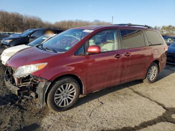  Salvage Toyota Sienna