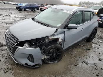  Salvage Nissan Kicks