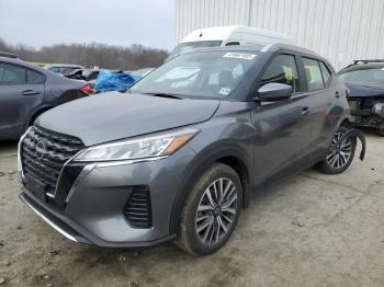  Salvage Nissan Kicks