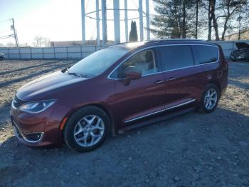  Salvage Chrysler Pacifica