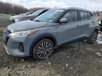  Salvage Nissan Kicks