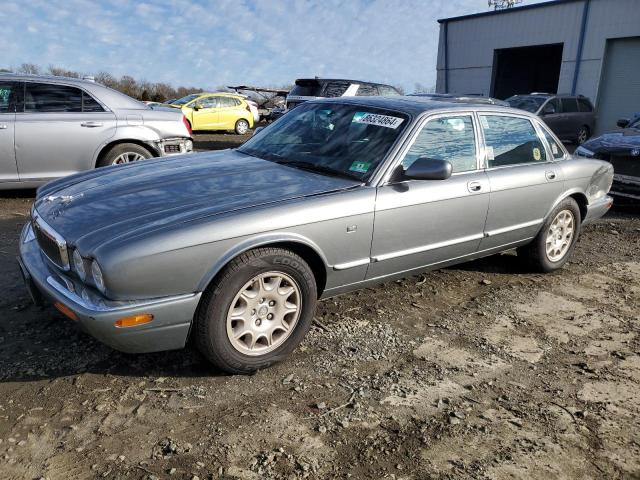  Salvage Jaguar Xj8