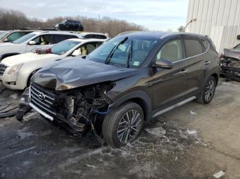  Salvage Hyundai TUCSON