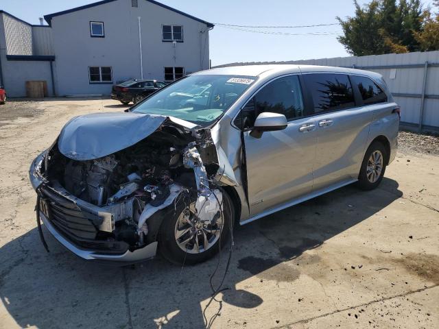  Salvage Toyota Sienna