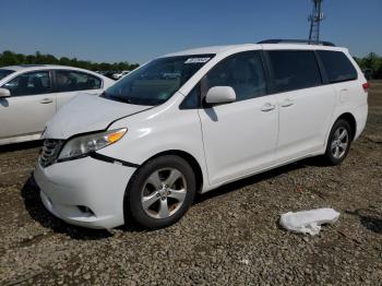  Salvage Toyota Sienna