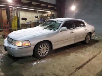  Salvage Lincoln Towncar