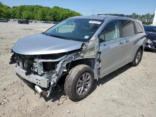  Salvage Toyota Sienna