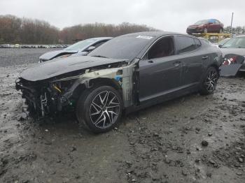  Salvage Kia Stinger