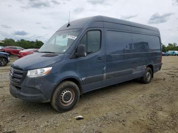  Salvage Mercedes-Benz Sprinter