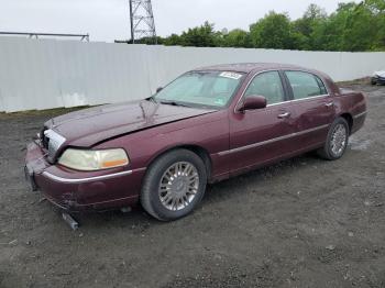  Salvage Lincoln Towncar