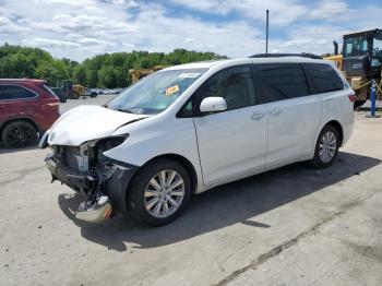  Salvage Toyota Sienna