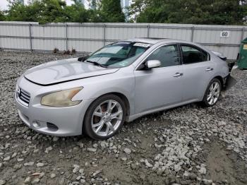 Salvage Nissan Maxima
