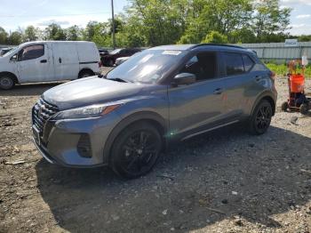  Salvage Nissan Kicks