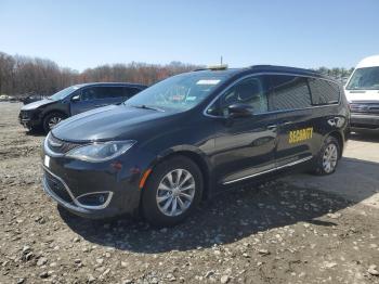  Salvage Chrysler Pacifica