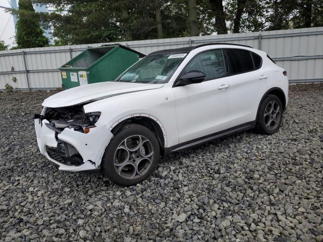  Salvage Alfa Romeo Stelvio