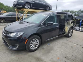  Salvage Chrysler Pacifica